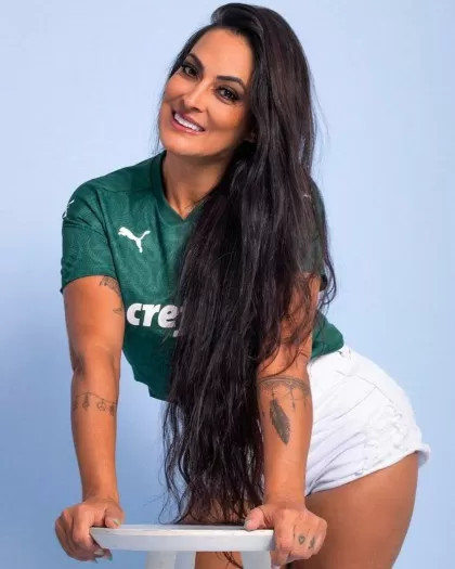 Ale Lopes arrasa como candidata à Musa do Palmeiras 2 Ale Lopes arrasa como candidata à Musa do Palmeiras