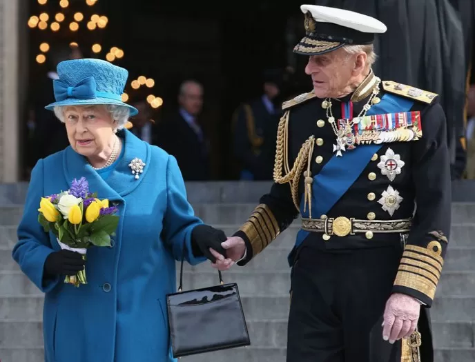 Rainha Elizabeth II sê dá presente, enquanto príncipe Philip continua hospitalizado 4 Rainha Elizabeth II sê dá presente, enquanto príncipe Philip continua hospitalizado