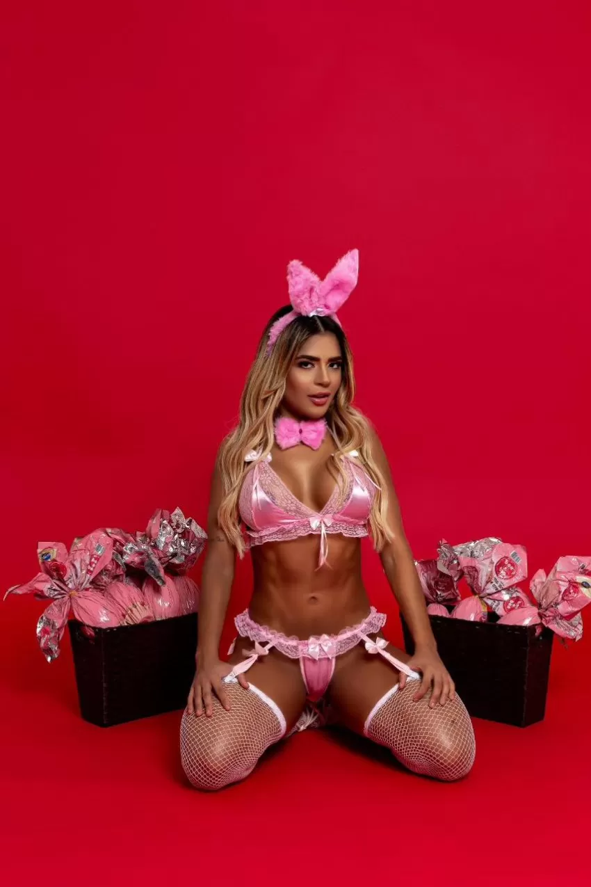 No clima da Páscoa, musa do Corinthians, Paula Lima posa de coelhinha sexy 5 No clima da Páscoa, musa do Corinthians, Paula Lima posa de coelhinha sexy