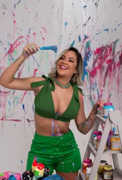 Michele Andrade lança clipe de "Deixa no Sigilo"