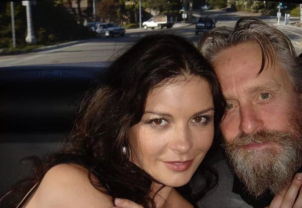 Michael Douglas se sente incomodado ao ser confundido como avô de sua filha 3 Michael Douglas se sente incomodado ao ser confundido como avô de sua filha