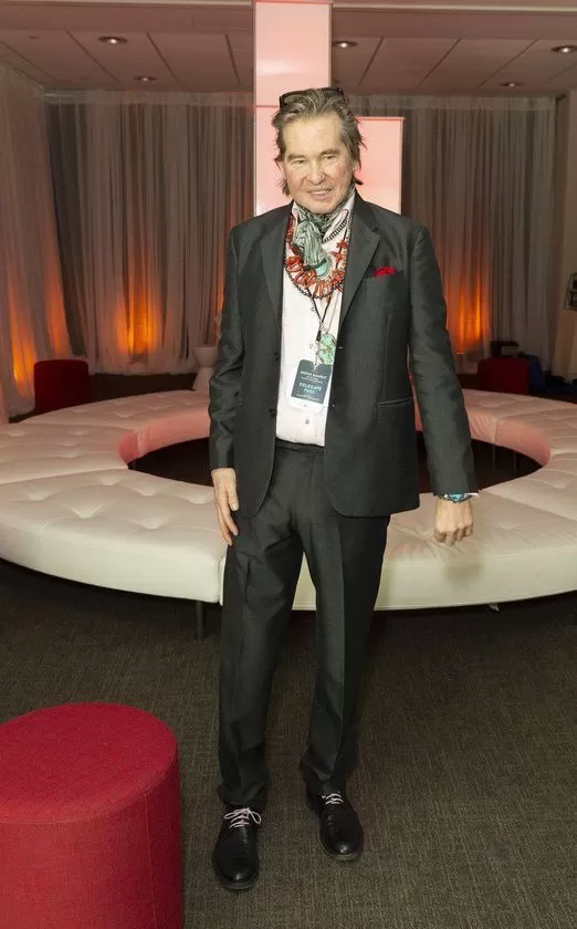 Cher conta detalhes íntimos sobre seu caso de amor com Val Kilmer