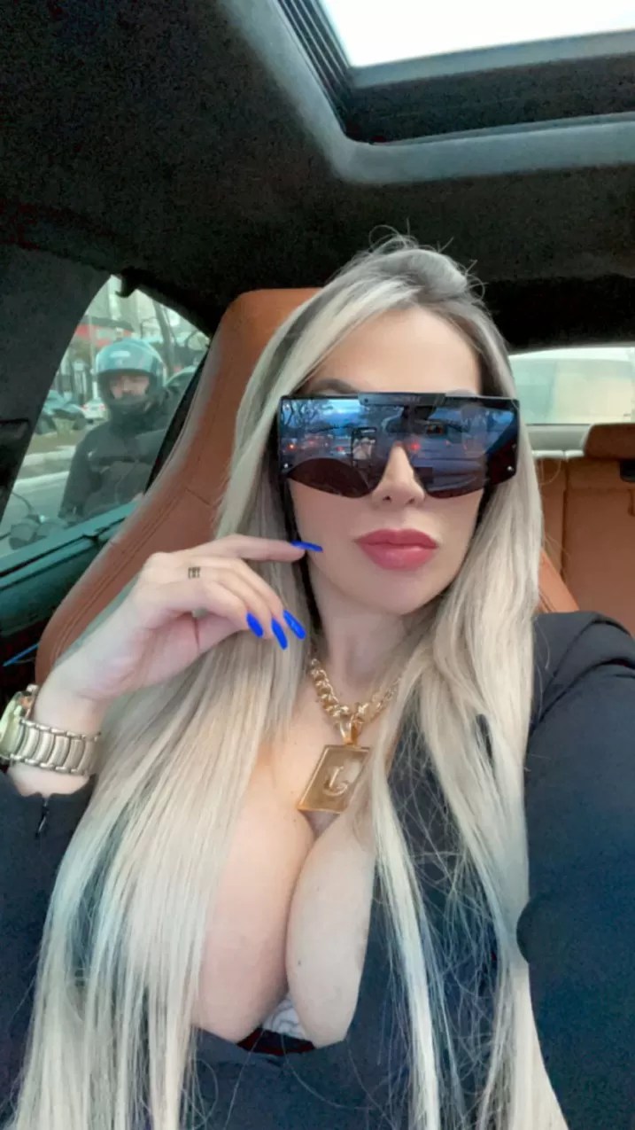 Musa do Botafogo, Juju Ferrari supera Deolane Bezerra em tarde de compras: “R$ 55 mil” 2 Musa do Botafogo, Juju Ferrari supera Deolane Bezerra em tarde de compras: “R$ 55 mil”