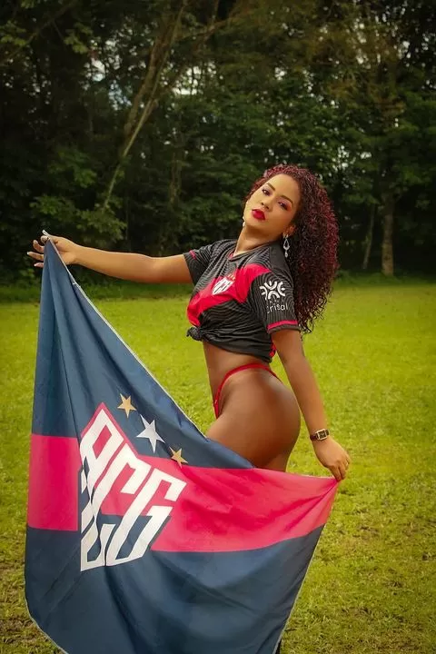 Josi liberato ganha o título de musa destaque do Atlético Goianiense 2021 no concurso Musa do Brasileirão