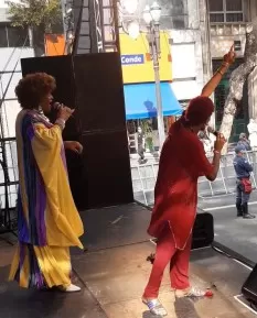 Com aval de Leci Brandão, ator realiza shows no mês da Diversidade como Cover da Sambista