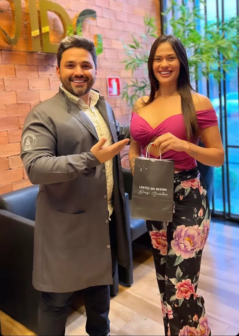 Capa da Sexy, Kaszila Prata renova o sorriso com técnica dos famosos: "mais confiante" 2 Capa da Sexy, Kaszila Prata renova o sorriso com técnica dos famosos: "mais confiante"