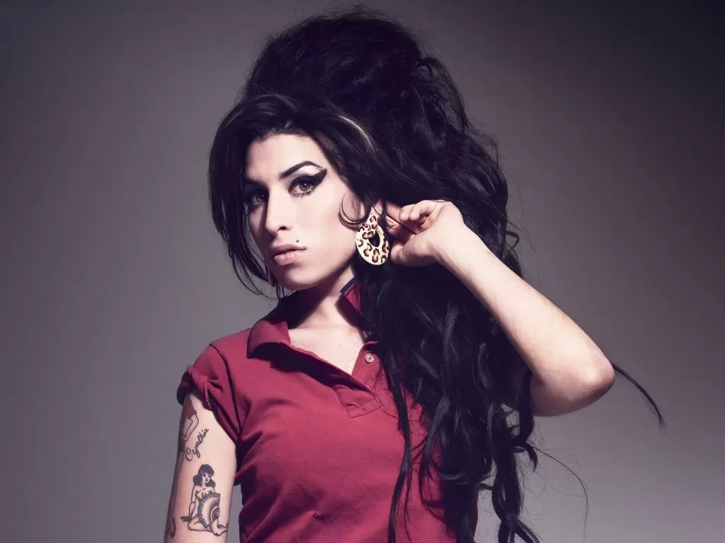 Quem vai interpretar Amy Winehouse em novo filme biográfico?