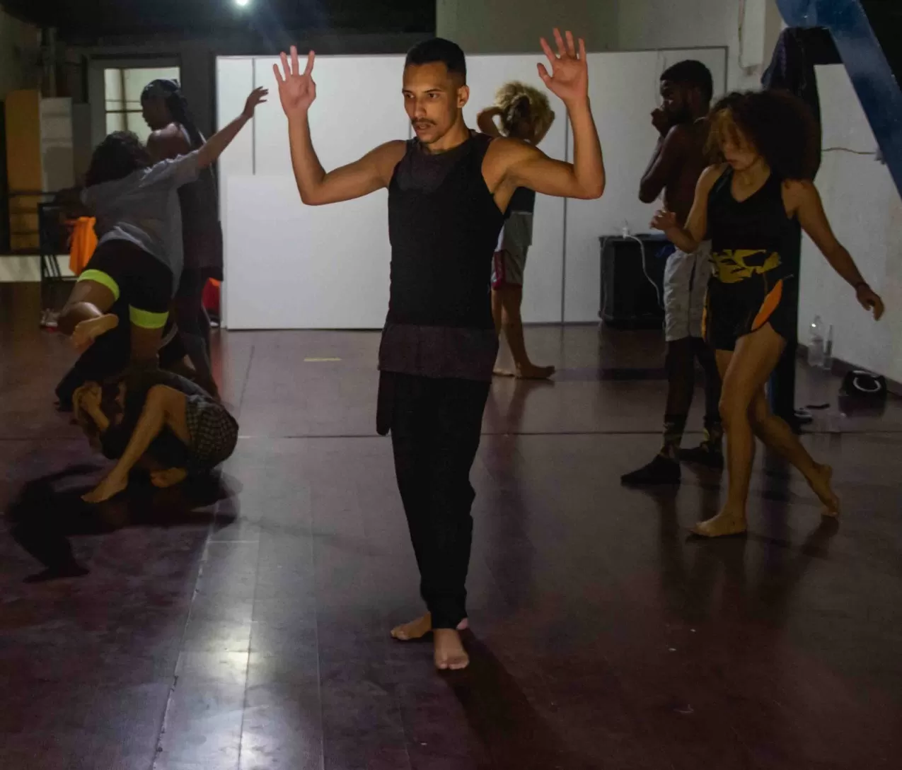 Programação de aniversário do Theatro Municipal recebe a estreia do espetáculo "Entre Horizontes Móveis" em apresentação 6 Programação de aniversário do Theatro Municipal recebe a estreia do espetáculo "Entre Horizontes Móveis" em apresentação
