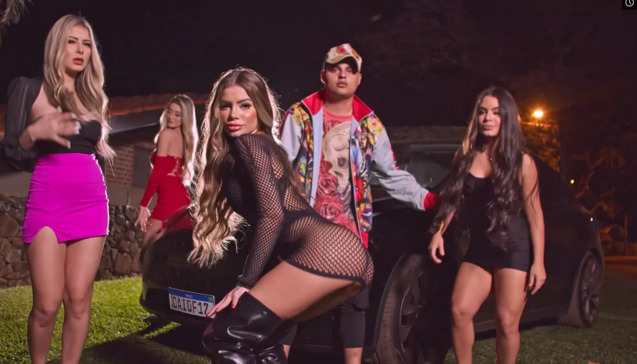 MC Bragança lança novo hit "Bebê" e anuncia clipe proibidão no OnlyFans: "só a carinha de boneca" 6 MC Bragança lança novo hit "Bebê" e anuncia clipe proibidão no OnlyFans: "só a carinha de boneca"