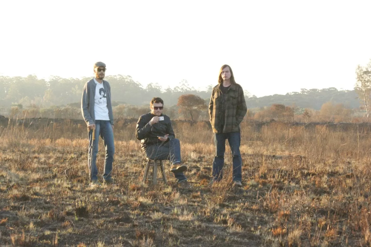 Com a produção regada a poesia, In The Rosemary Dreams lança videoclipe de "Teleincision" 2 Com a produção regada a poesia, In The Rosemary Dreams lança videoclipe de "Teleincision"