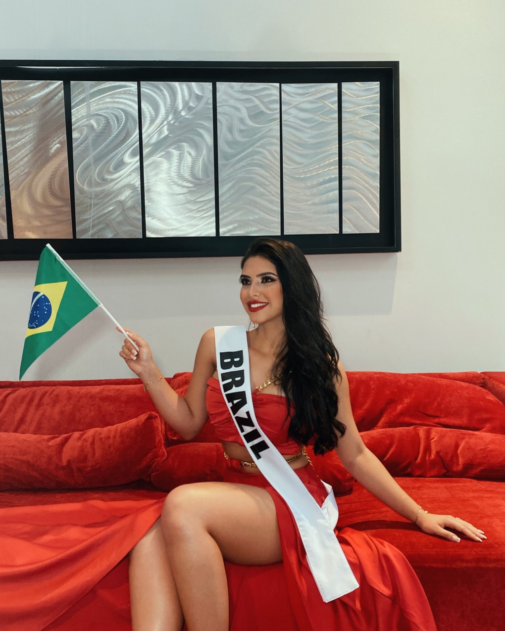 Luana Alves é eleita Vice Miss Petite Towering Universe em competição no  Paraguai