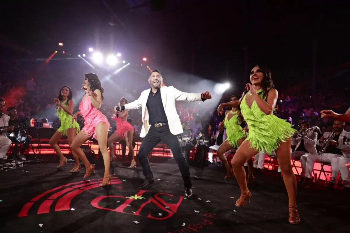 Pancho Barraza "el poeta del amor" hace SOLD OUT en Guadalajara