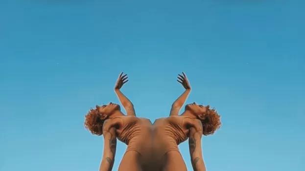 “A Música Não Existe”: Mari Blue explora limites da MPB em single experimental