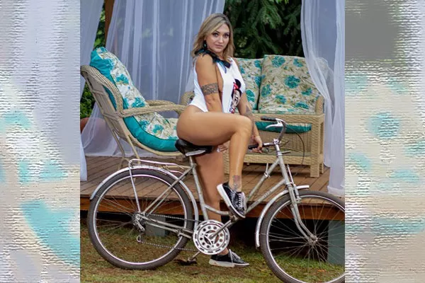 A bela Juliana Drad ousa em novo trabalho, para uma revista eletrônica e comemora o novo projeto 1 A bela Juliana Drad ousa em novo trabalho, para uma revista eletrônica e comemora o novo projeto