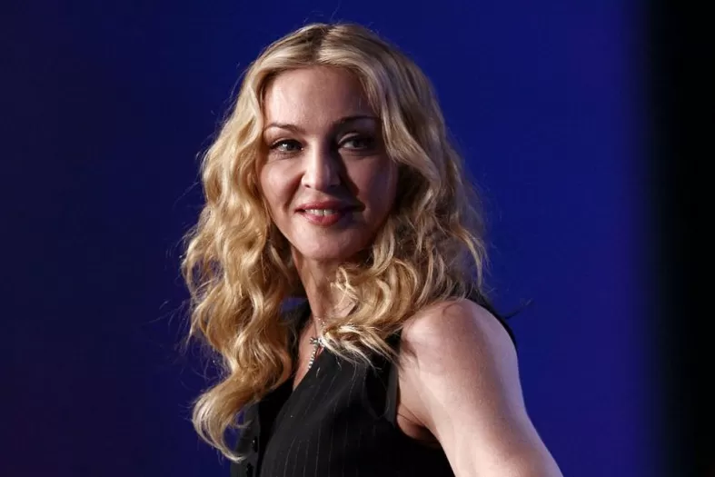 Madonna fez sua primeira tatuagem aos 62 anos! Veja o que a 'Rainha da Música Pop' escreveu em seu braço 7 Madonna fez sua primeira tatuagem aos 62 anos! Veja o que a 'Rainha da Música Pop' escreveu em seu braço